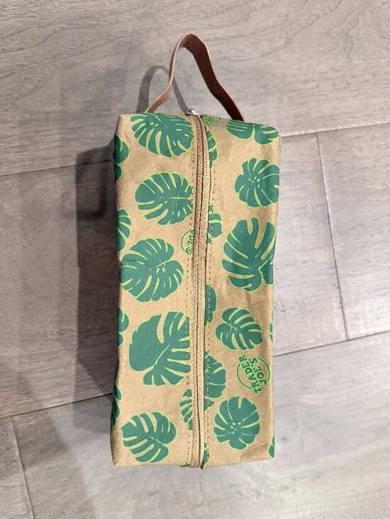 Trader Joe'S Handbags - NWOT Trader Joe's Monstera Leaf Pouch Dopp Kit Toiletry Bag